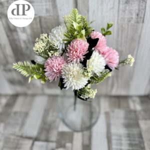 Kicsi gömbfejű selyem krizantém csokor kiegészítővel 40 cm