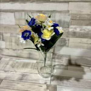 Vegyes tavaszi csokor búzavirággal